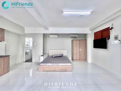 FRI full new furniture is 100 percent near District 7, 5 easy to travel to District 1.