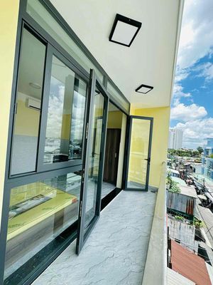 The bancong studio is wide, clear, beautiful.