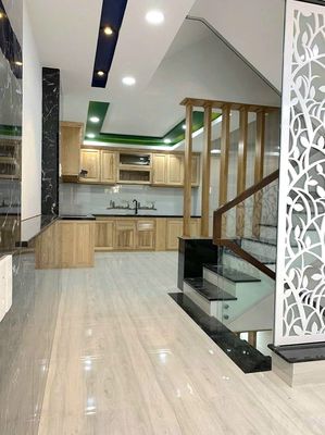 Rent a 740/2 alleyhouse A Sư Vạn Hạnh 710 District 10