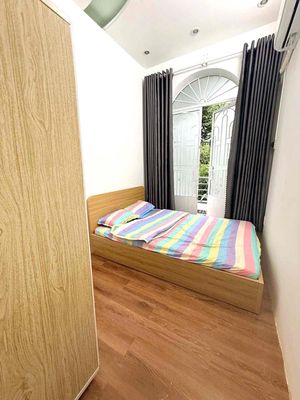 Rent a two-striping room. The 8th balcony near Parma Malone, the Tries' Bridge.