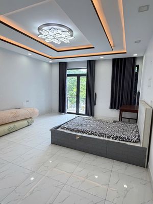 Rent the original four-story-six bedroom Phong Phú-four.