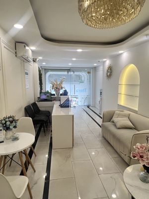 Rent a cash house for 212 Trần Hưng Đạo, elevator by floor.