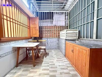 One bedroom, Nguyễn Văn Quá.