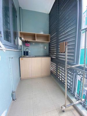A kitchen bedroom 30 M2 with a very open balcony in the center of 3rd.