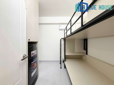 The owner himself rented a room on the 19th floor.