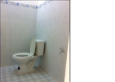 Room 24 m2. Three hundred and twenty thousand dollars a month. Near the Line of Peace