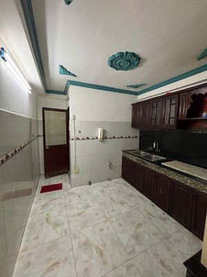 Lạc Long Quân alleyhouse, 3 floors, 3 bathrooms, 3.5 x12 meters.