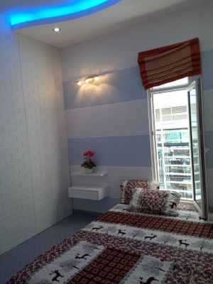 Room 42 M2, 01, bedroom... There's a balcony, there's a cool exit window, there's a big area.