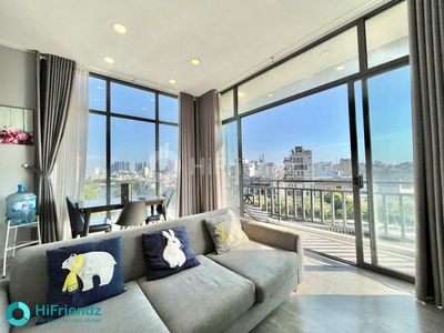 a big balcony coastal bedroom_65 M2_sizer_fridship tower