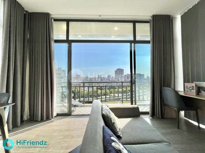 a big balcony coastal bedroom_65 M2_sizer_fridship tower