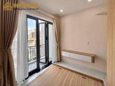 The mini-bar apartment is full of furniture elevators Mrs. Cl understand