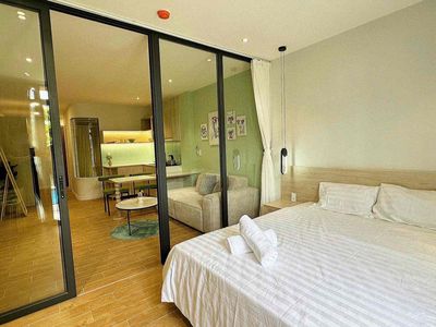 Open the apartment. A high-level bedroom.