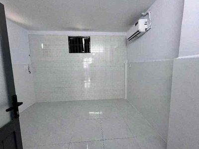 Rent the Main Hall 3-0-0, 4 bedrooms that use 140 m2 near the market.