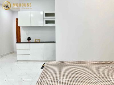The Super Wandering Sky Window House in the Waters and Balls of 11
