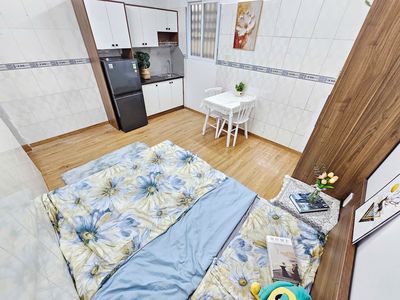 The full-in-a-crement, hot, hot, hot apartment at Bình Thạnh.