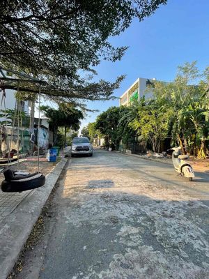 Rent a house for a home. Six c. Zqz. One of the villas.