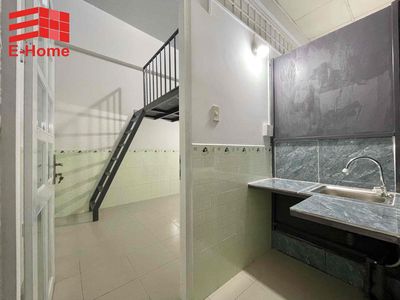 A 100 percent good hotel room. A Lê Văn Thịnh is receiving electric cars.
