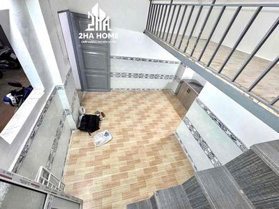 New rooms, large windows, open corridors, private housing.