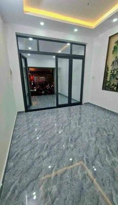 - The four-story bedroom, four toilets.