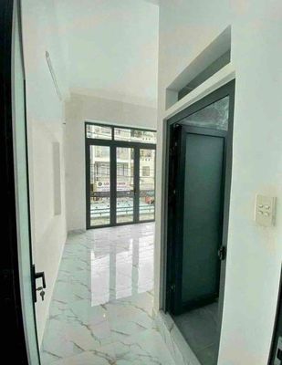 - The four-story bedroom, four toilets.