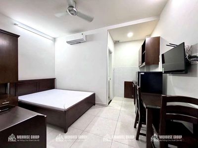 Rent a room near the airport with elevator security.