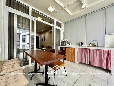 Penthouse one bedroom balcony sky windows 45 m2 near Lit.