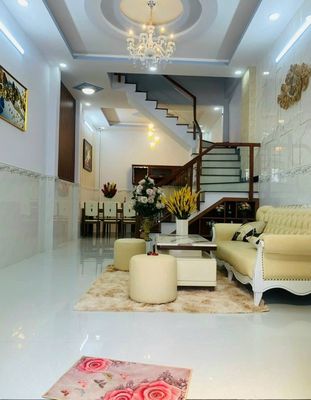 Renting hxt 80/3 A Trần Quang Diệu, 1894 14, District 3 nears the Poet Crossing
