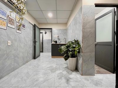 The studio is located at the university of literature, the main security industry.