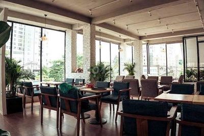 Renting a Nguyễn Tri Phương District 10, multi-disciplinary business.