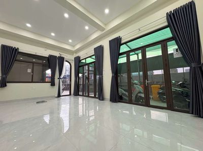 It's the owner who rents Linh Tây.