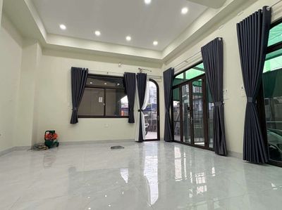 It's the owner who rents Linh Tây.