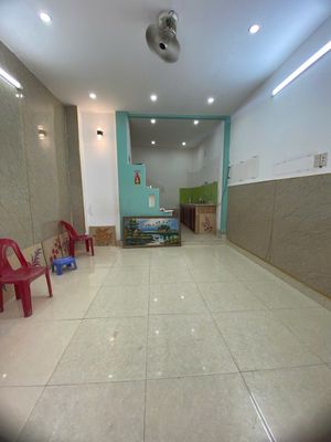 The three-block ceiling is now - 3 - 4 x 8 meters - 3 rooms - 12 million