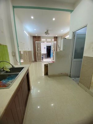 The three-block ceiling is now - 3 - 4 x 8 meters - 3 rooms - 12 million