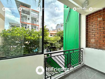 The balconies studio is near the forest cycle.