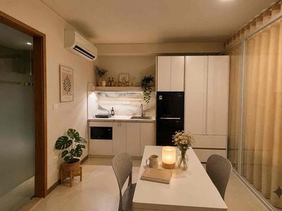 Rent the Fnt service apartment -- right after the sunrise.