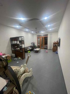 5 x 18 full interior of 6 Long Trường District 9