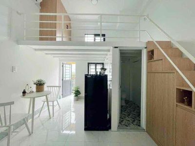 rented the new full interior room 100% - open windows right in the center of the bth