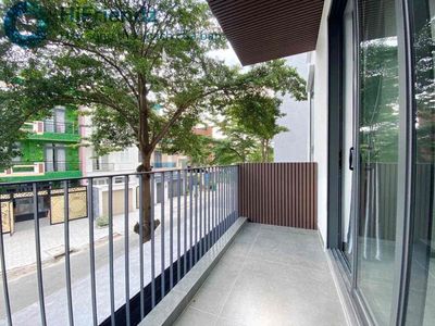 Rent the apartment. A fine full-time bedroom in Jule Koso, The Global City.