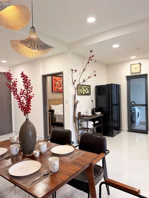 It's the owner who rented the three Diamond Centery Celadon City Bedroom.