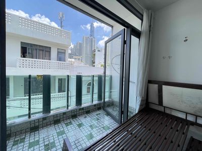 The balcony suite near Land Mark 81 near the City Psychiatric Center.