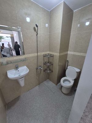 Renting 4 X14 M 3 4 4 floors 3 new toilets 100% 1 M Lê Trọng Tấn street