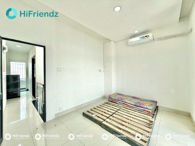 2 large balcony bedrooms at the entire interior of armal canal.