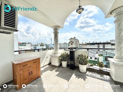 2 large balcony bedrooms at the entire interior of armal canal.
