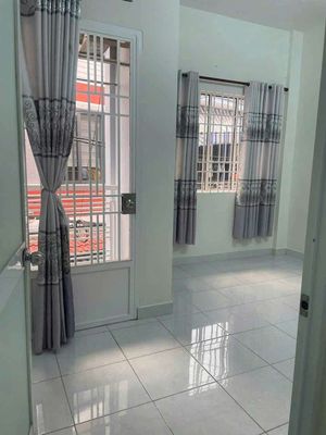 Rent Nirobe Lisbeak.