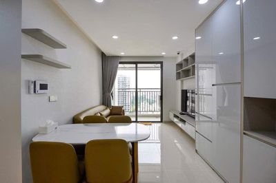 The Newton Residence Novaland square 2 is full of 19 million 75m2 coming in right now.