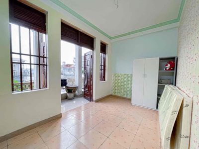 The service apartment is right on the new street.