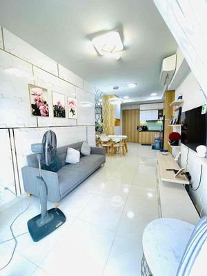 He rented an apartment called Eren Fonzie Room.