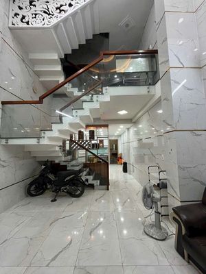 Phạm Văn Chí cash with 9 new houses like this