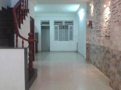 Two floors to the fourth floor, three bedrooms.