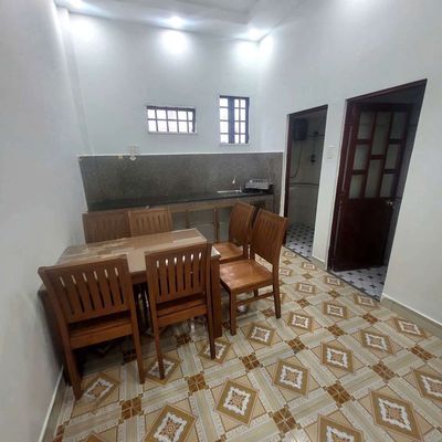 I'll rent the original house with furniture in the Fields Market.
